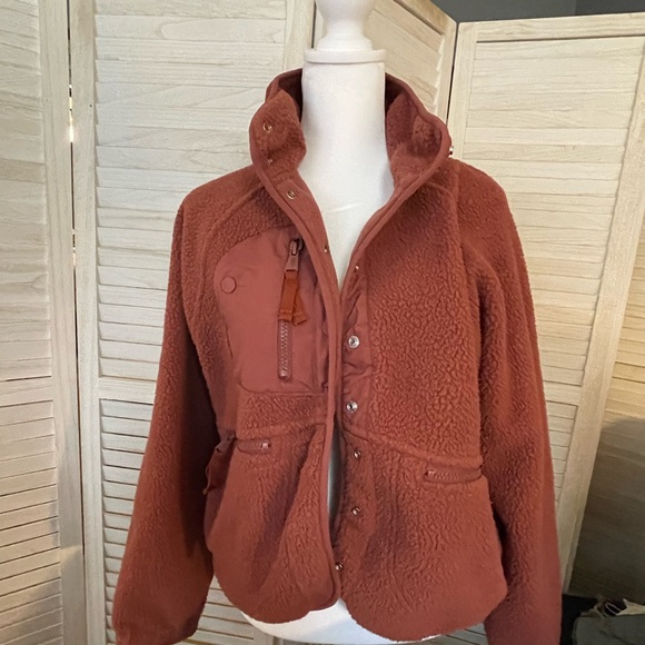 FP Free People movement Fleece. Pinkish orangey brown color. Hit the slopes. - Picture 2 of 11